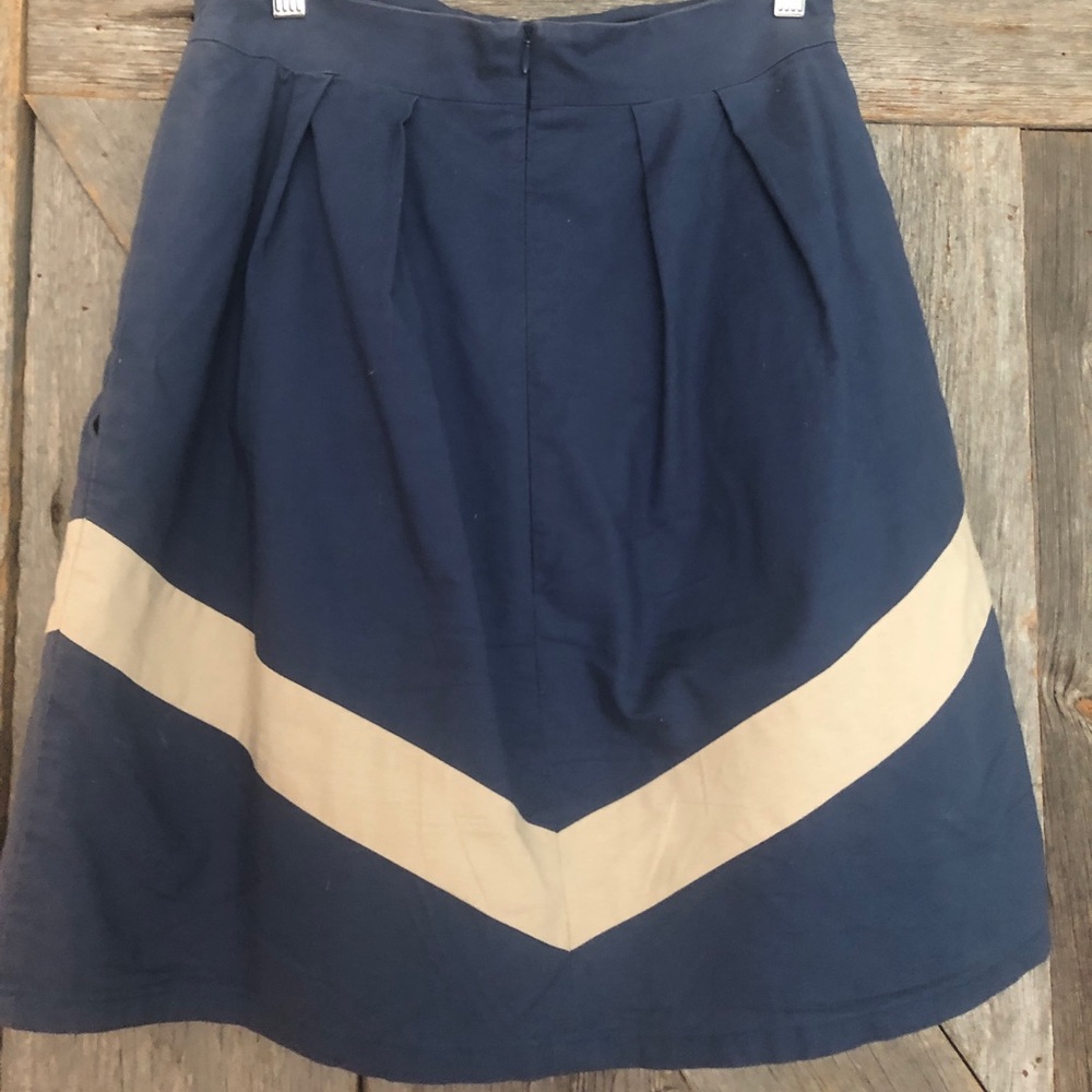 Birds of North America made in Canada size 8 skirt